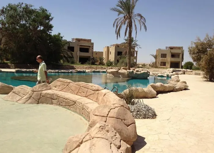 Villa Palm Compound