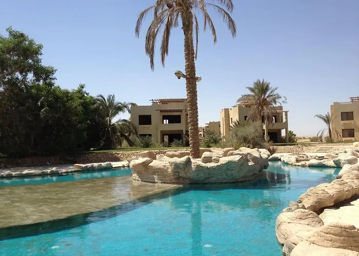 Villa Palm Compound Ain Suchna